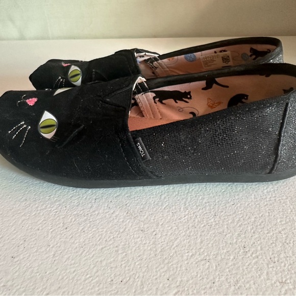 TOMS Black Cat Shoes - Picture 3 of 7